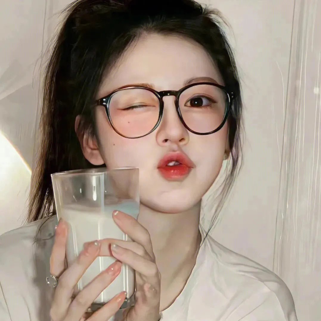 衣衫褴褛的罗尼